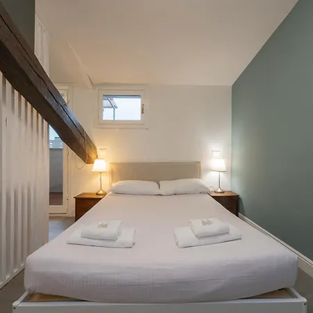 아파트 Xenia - Elegant Penthouse In Fiera Area *